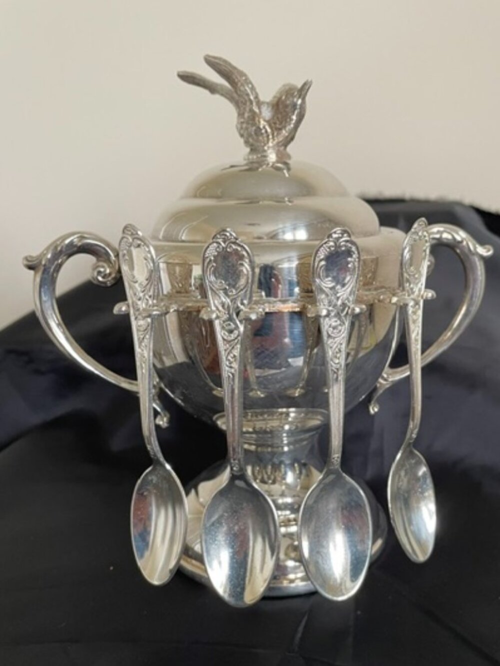 SILVER PLATED SUGAR BOWL WITH SLOTS for 8 TEASPOONS VTG